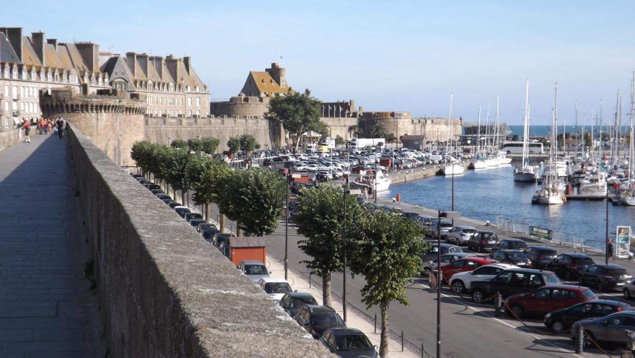 Appartement T2 ,Parking Prive,Terrasse, 10 Mns A Pieds De La Cite Corsaire Et Ses Plages Saint-Malo Exteriér fotografie